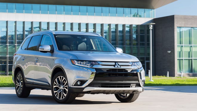 The 2017 Mitsubishi Outlander GT is in the Small SUV category.